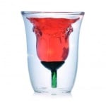 Чаша с формата на роза