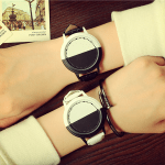 Touchscreen часовник Black and white